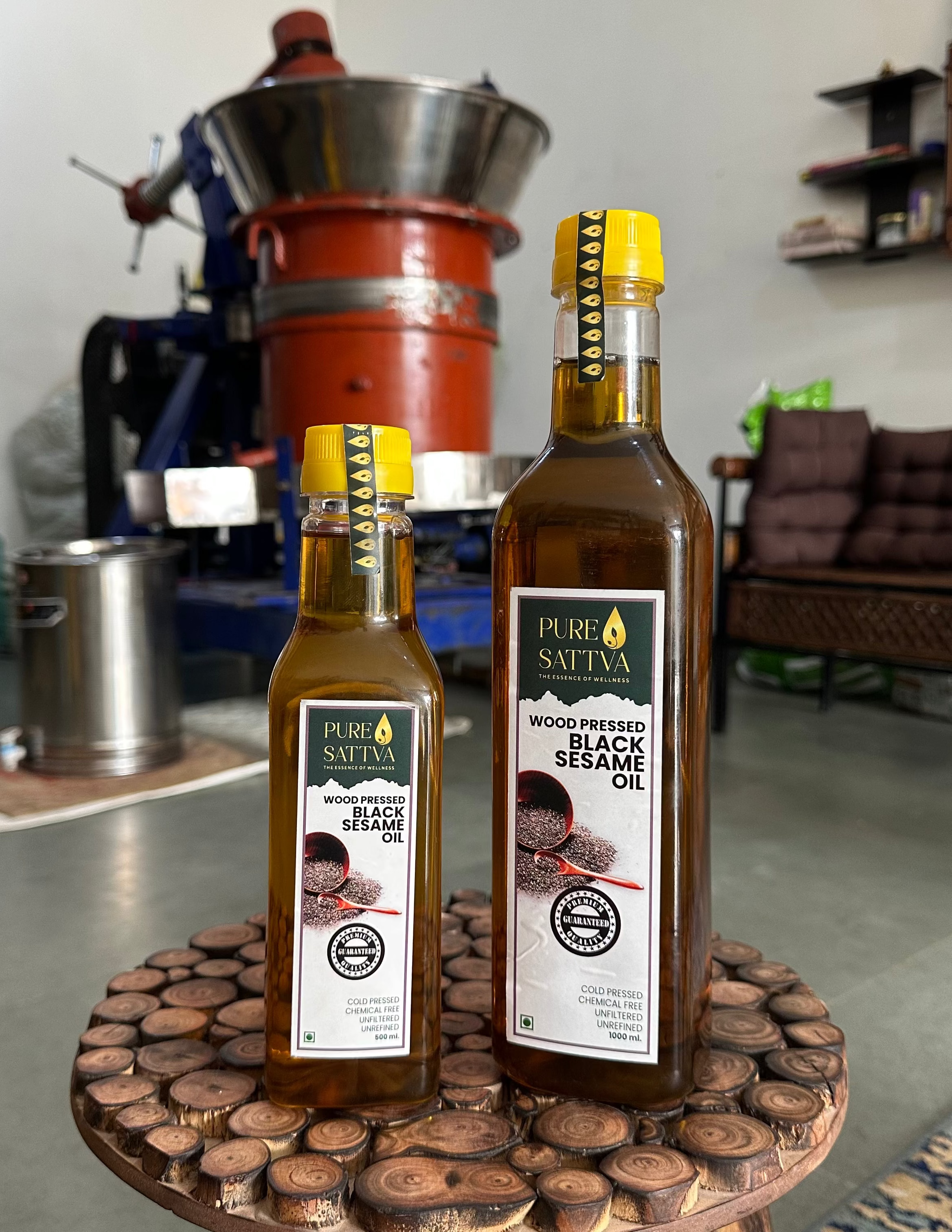 WOOD-PRESSED BLACK SEASME OIL